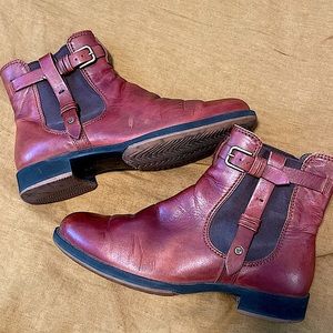 Ecco burgundy leather Chelsea Bootie Size 39